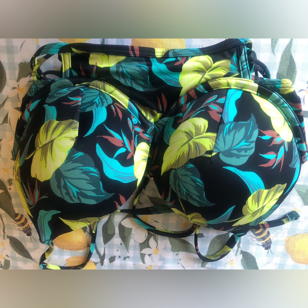 Victoria Secret swim bikini top NEW